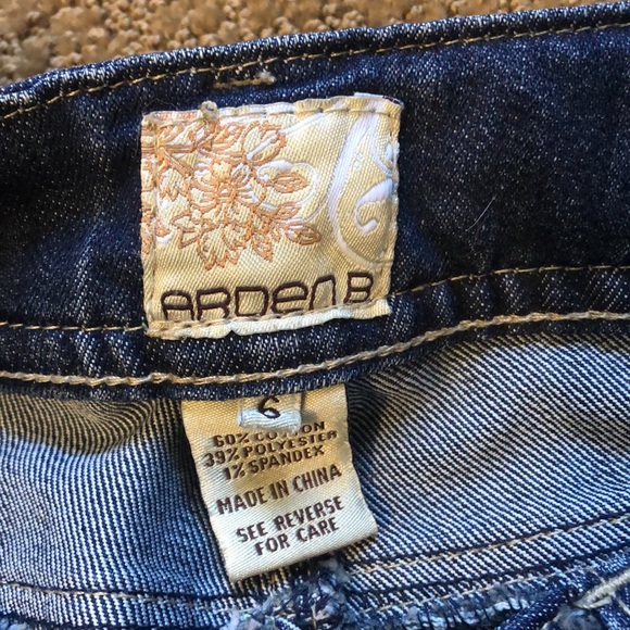 Arden B Distressed Jeans - Picture 13 of 15